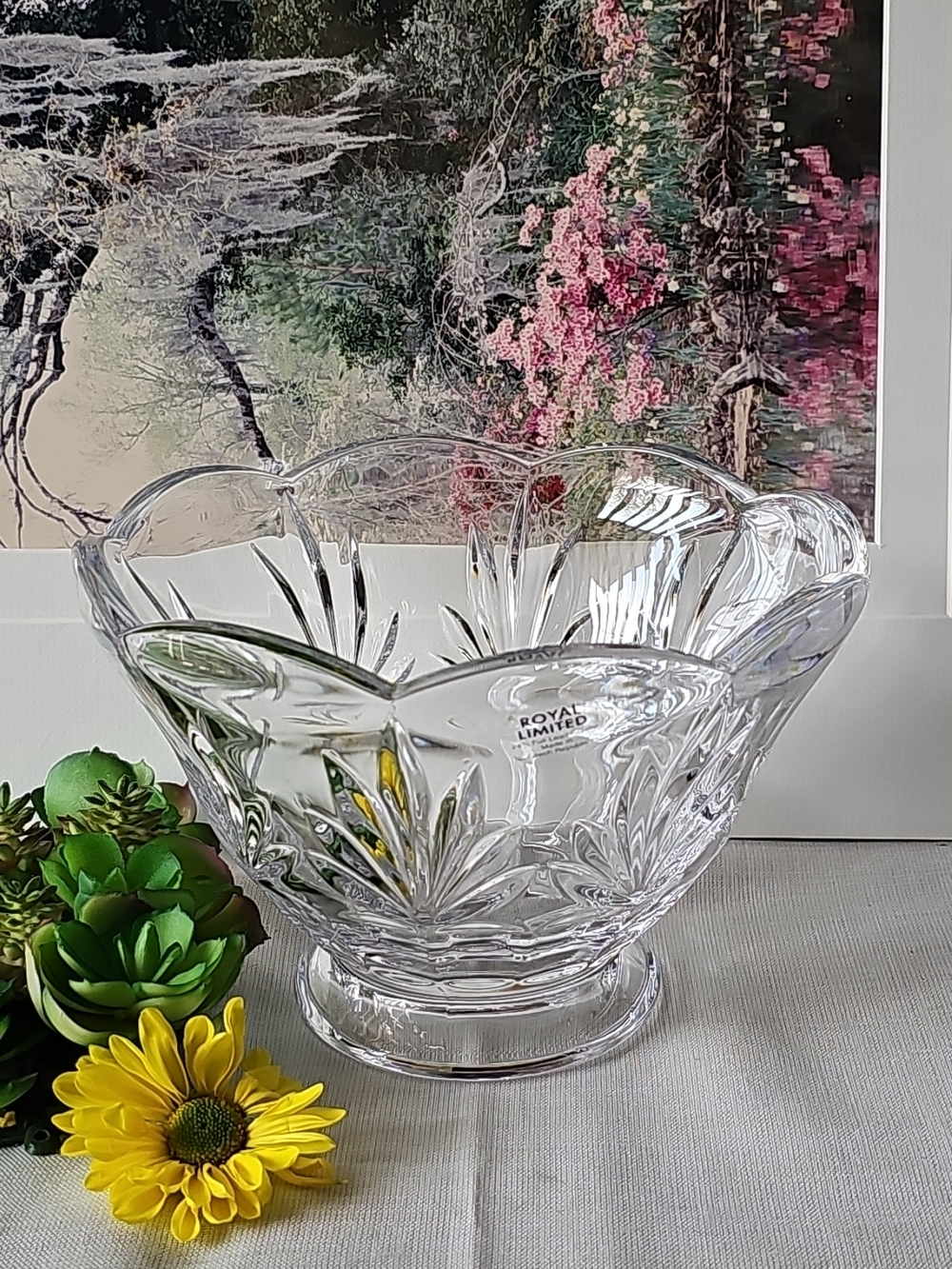 Elegant Royal Limited 24% Full Lead Crystal TULIP Serving Bowl